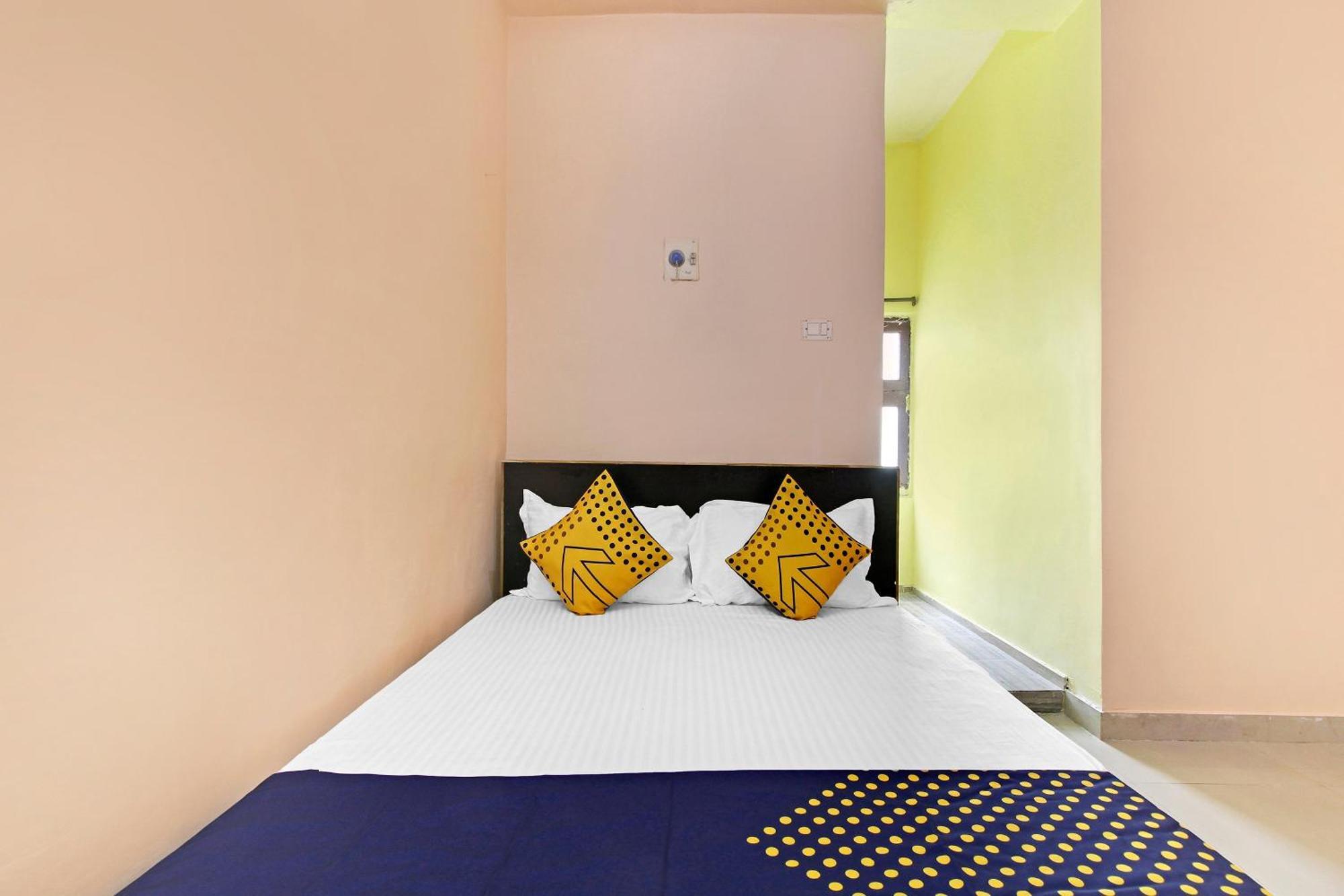 Spot On Sitara Grand Lodge Warangal Exterior foto
